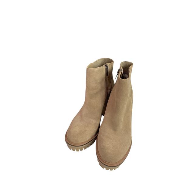 Size 6M Vince Camuto Womens Heeled Booties Truffle Taupe Suede Ernessa - Picture 3 of 13